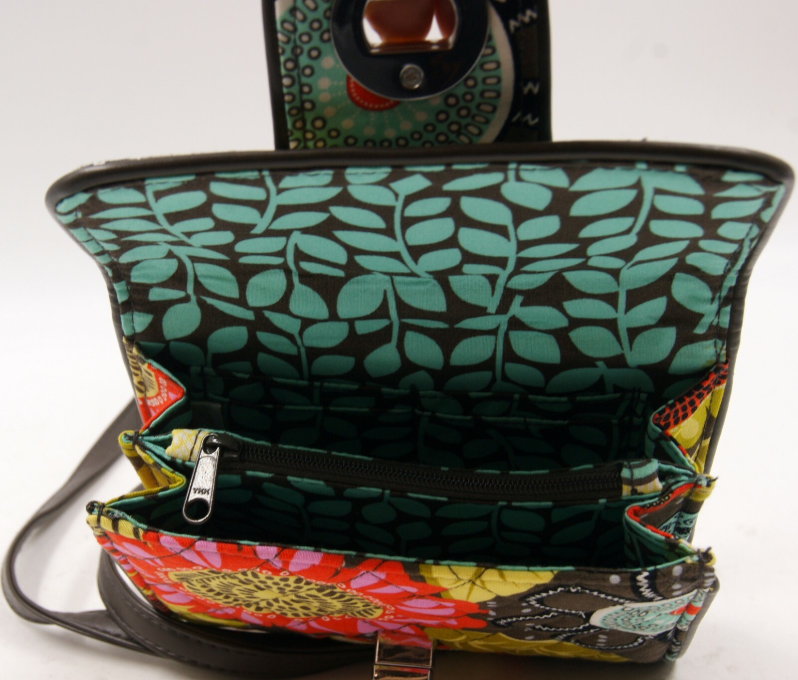 Vera Bradley Green/Red/Yellow Floral Messenger/crossb… Gem