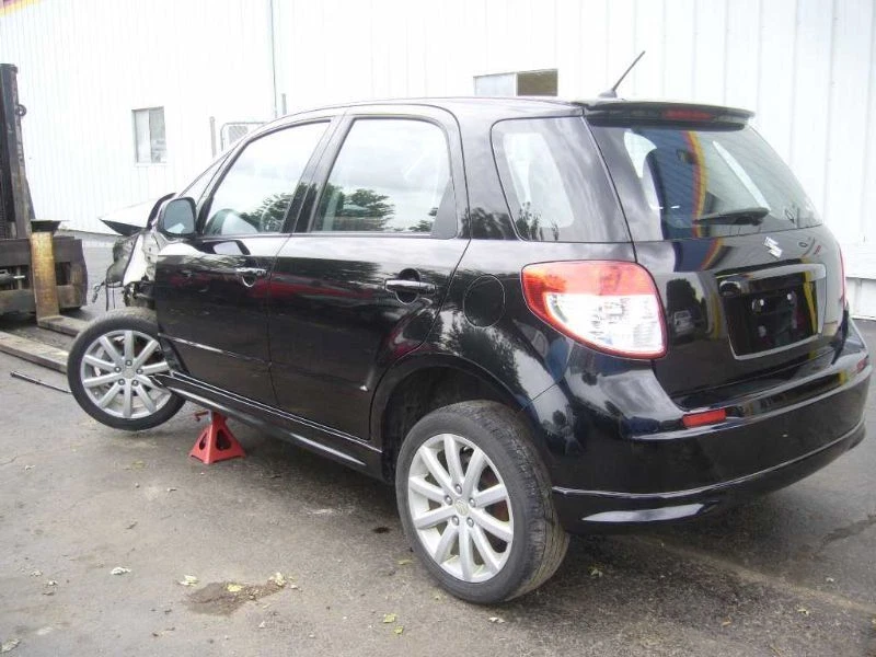 Suzuki SX4 2008-2013 portón levadizo puerta maletero trasero térmico negro menos alerón  Foto 3 de 3