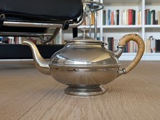 Teekanne WMF , galvanisch versilbert, 1930-1950 mit geflochtenen Rohrgriff