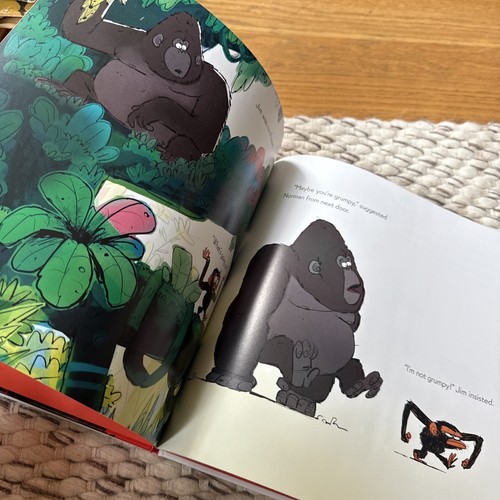Grumpy Monkey Hardcover with dust jacket Excellent - Foto 9 di 12