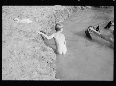 Photo:Dyess Colony Project Arkansas 1930s Child in Water Ditch FSA Photo