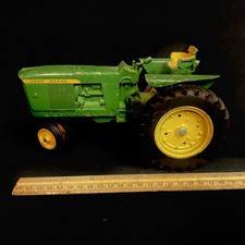 Vintage ERTL John Deere 3020 Tractor w/Cast Metal Rear Hubs  Free Shipping  