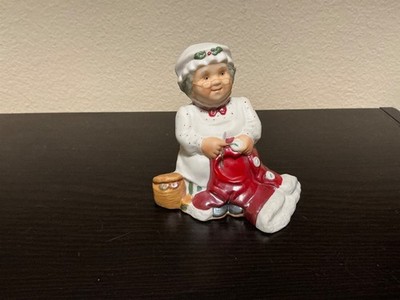 Vintage 1984 ''Have A Loving Christmas'' Mrs. Claus Figure HOLIDAY PRESENT SANTA