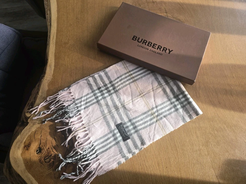 Burberry Schal Winter Rosa, Top ☺️ - Bild 3 von 3