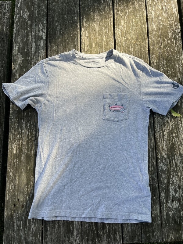 Vineyard Vines ~ Men's Gray Shark Week T-shirt ~ Size XS FLAW