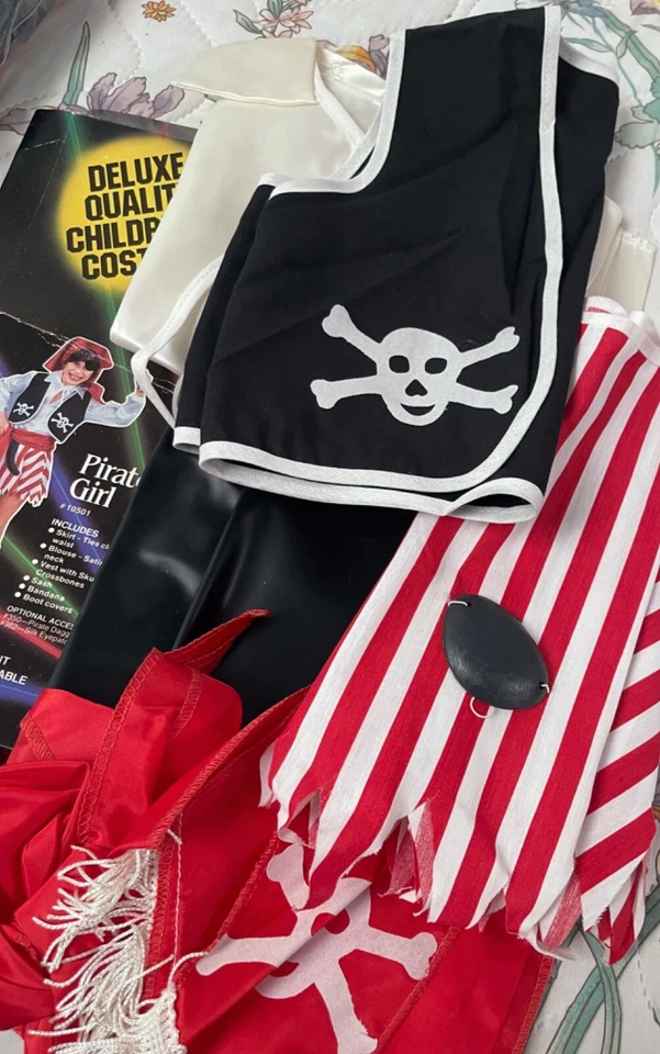 De colección. Nuevo de Lote Antiguo Disfraz de Rubí Deluxe para Niños "Niña Pirata" EE. UU. Ignífugo Pequeño Foto 3 de 4