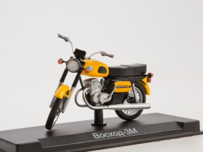 1/24 VOSHOD-3M USSR MOTORBIKE MOTORCYCLE MODIMIO #6 WITH MAGAZINE