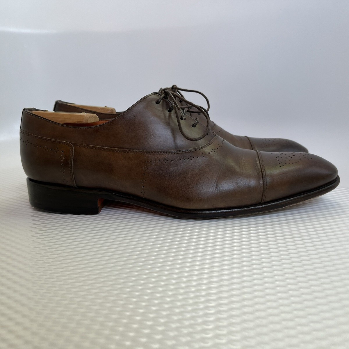 Santoni Fatte a Mano Dress Shoe Brown 9D Perforated Captoe  display picture 3