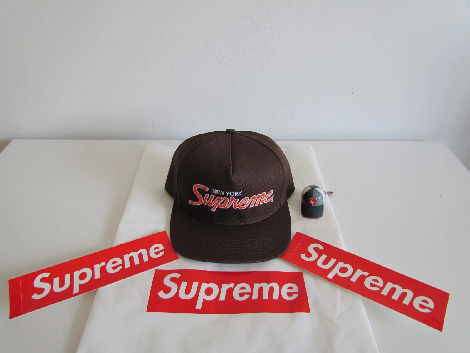 Supreme F/W 2022 Classic Team 5 panneaux marron casquette boîte logo/snapback/script/marrons