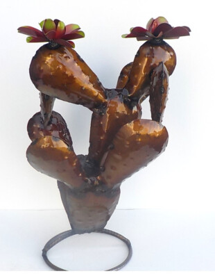 METAL YARD ART PRICKLY PEAR CACTUS SCULPTURE 15'' TALL PAINTED BROWN WITH FLOWERS