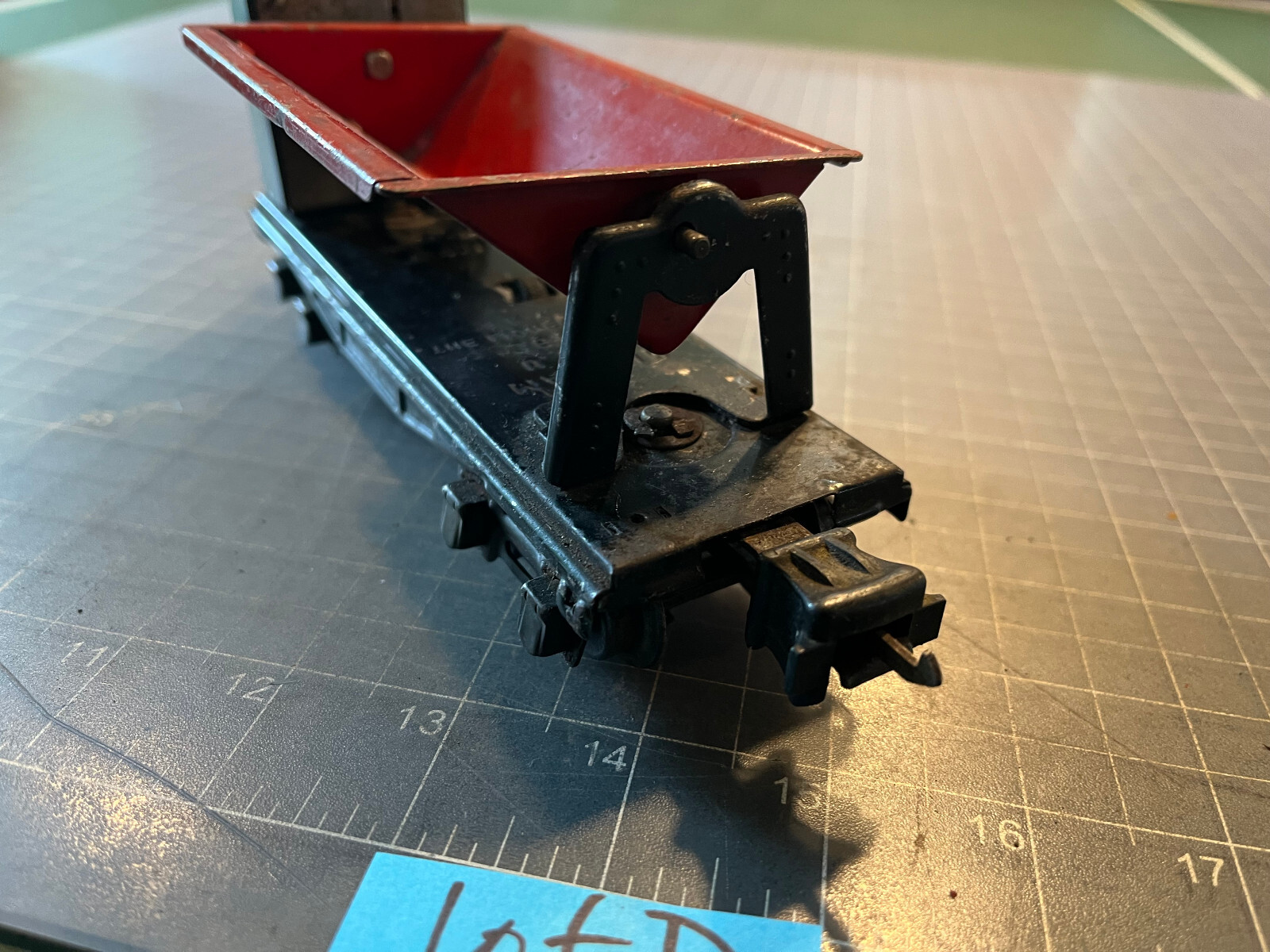 Lionel Train PreWar 3659 Black Red Operating Side Dump Coal Car