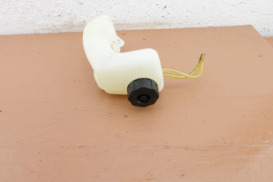 Weed Eater W25CBK recortadora de cuerdas tanque de combustible OEM 580-357401 Foto 2 de 4