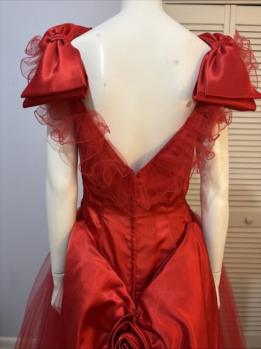 VTG Mike Benet Formals Red Gown Embroidery Ruffles Layers Of Tulle SZ S~AS IS~ - Picture 13 of 22