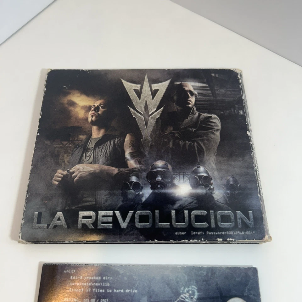 Wisin & Yandel – La Revolución CD + DVD Digipak Set w/ Booklet (2009) [2 Disc] - Image 2 of 4