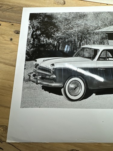 Foto comunicato stampa Willys berlina personalizzata 1955 ufficiale X297 - Foto 2 di 5