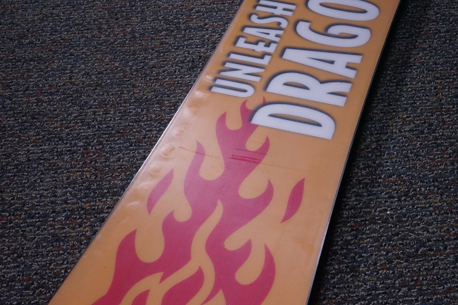 FIREBALL WHISKY RED HOT LIMITED EDITION BURNS LIKE HELL, 157CM DISPLAY SNOWBOARD