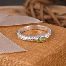925 Sterling Silver Natural Oval Cut Peridot Gemstone For Daily Wear Ring