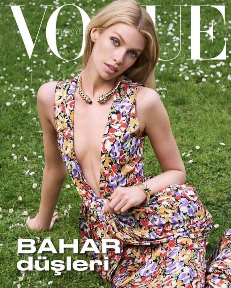 女性情報誌 Vogue Turkey Magazine February 2022 女性情報誌 Vogue Turkey Magazine May 2022 女性情報誌 Vogue Turkey