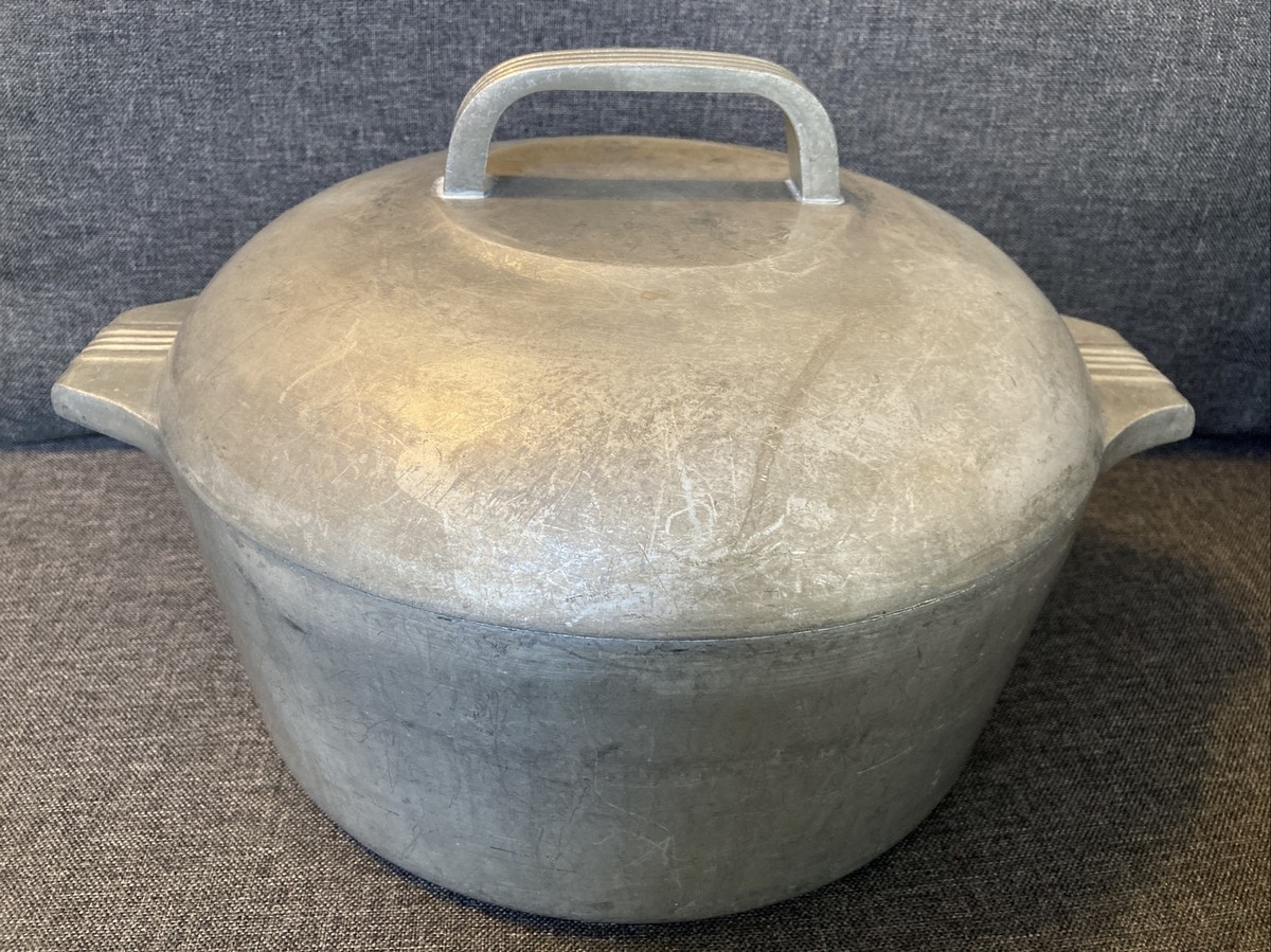 Wagner Ware Sidney 0 MagnaLite ￼Dutch Oven Roaster 4248P Antique