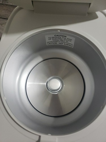 TOSHIBA TRCS02 Rice Cooker Small 3 Cup Uncooked LCD Display, CRACKED ON TOP read - Picture 8 of 19
