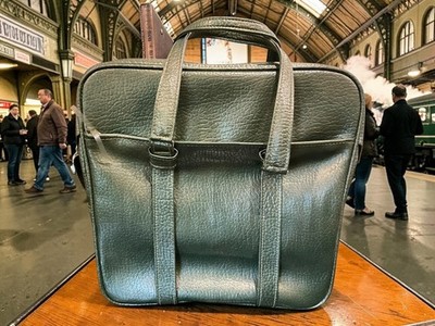 Vintage Samsonite Silhouette Green Train Case Carry On Travel Vanity Bag w/ Keys