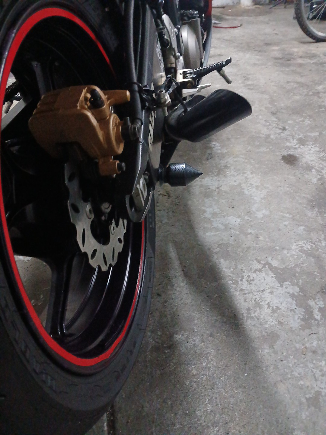 Carbon Spike Swingarm Spool 10mm Thread No logo For Kawasaki Ninja
