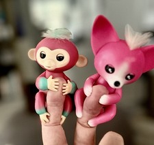 WowWee Fingerlings Monkey  Pink Fox Interactive Pets Lot of 2 Tested Working
