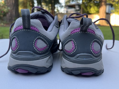 Scarpe da trekking Eddie Bauer Lukla basse grigie bacche impermeabili Vibram da donna taglia 7,5 - Foto 3 di 8