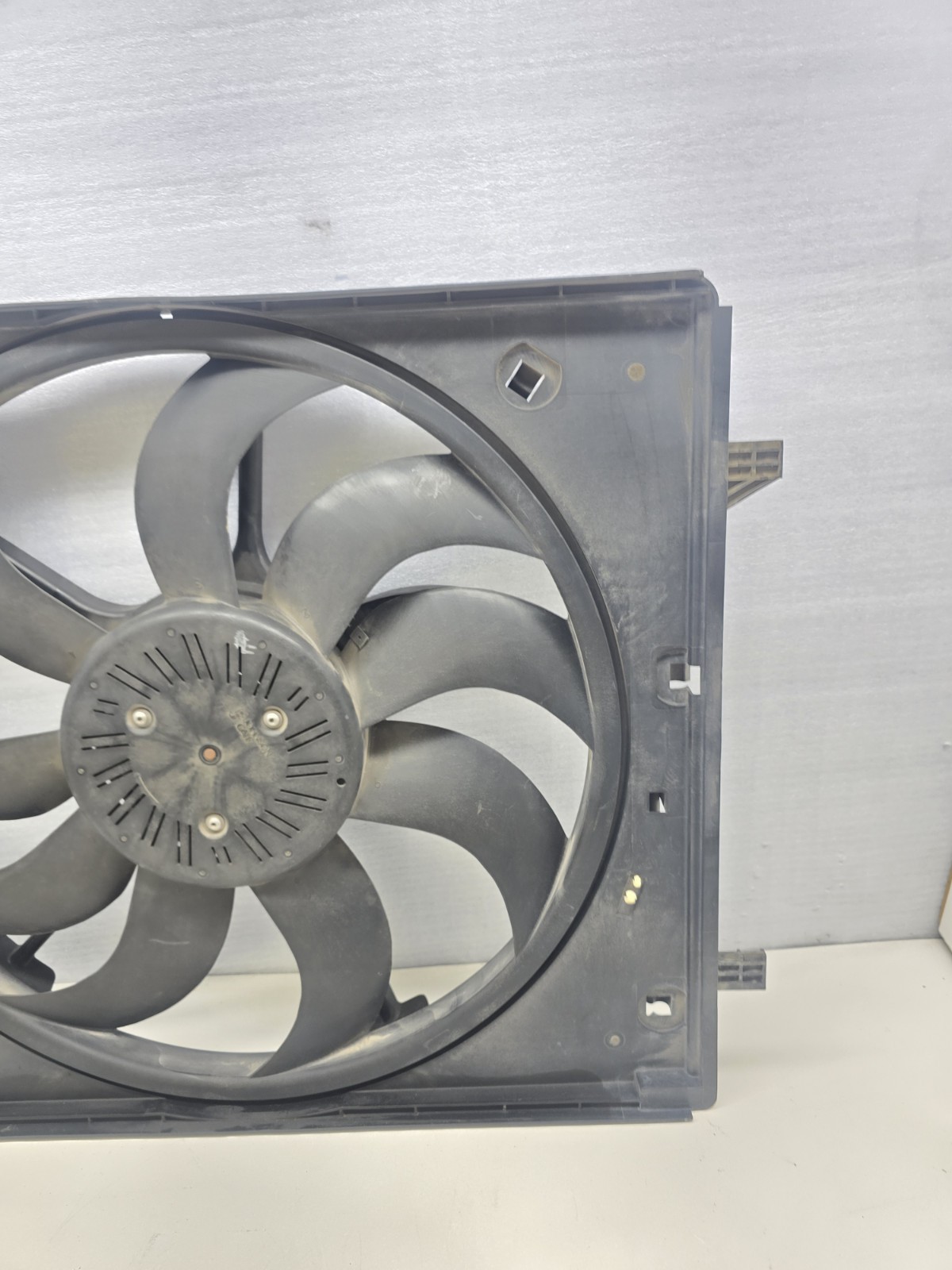14 15 16 17 Maserati Ghibli 3.0L Radiator Cooling Fan w/Motor OEM