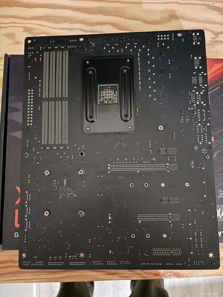 GIGABYTE X470 AORUS Ultra Gaming DDR4 AM4 ATX - Immagine 4 di 4