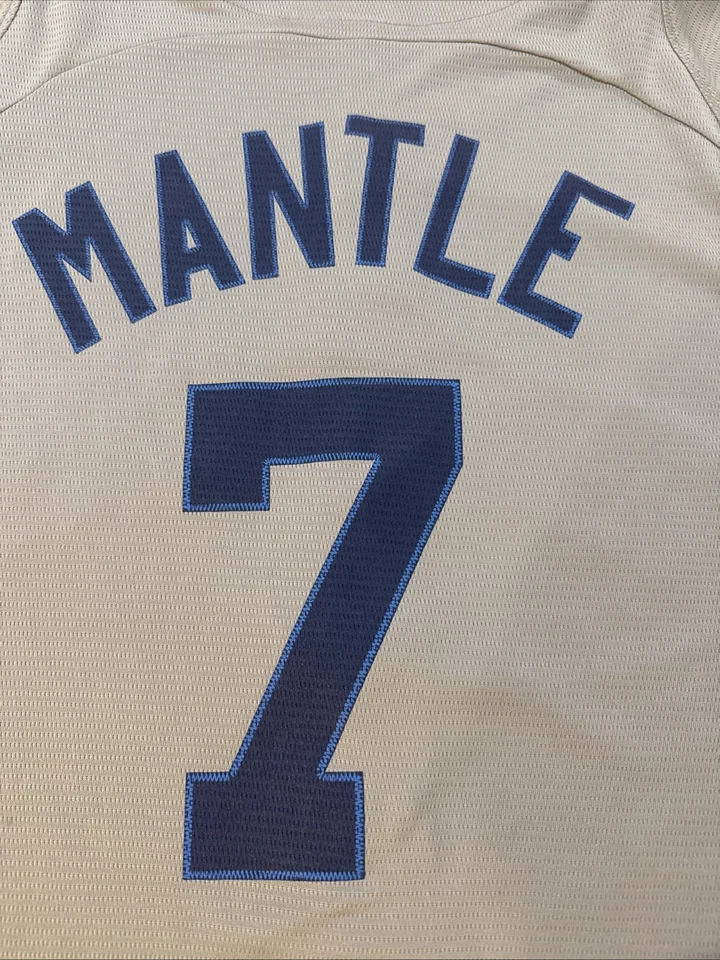 Camiseta deportiva de Mickey Mantle Majestic Copperstown Yankees Foto 4 de 4