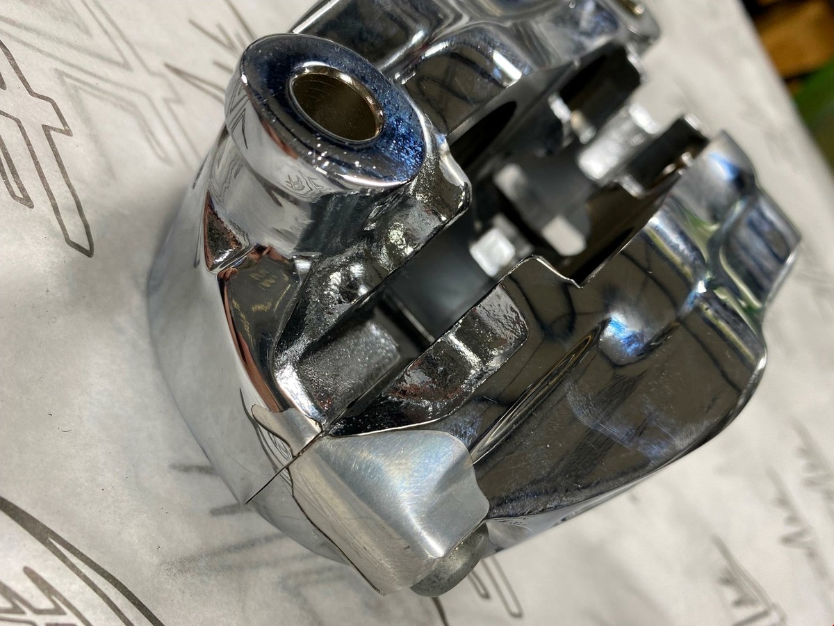 のの ZX14 CHROME OEM FRONT RIGHT BRAKE CALIPER HOUSING 06-11