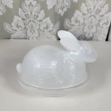 Vintage White Glass Bunny Rabbit on Nest Basket Covered Candy/Trinket Dish w/Lid