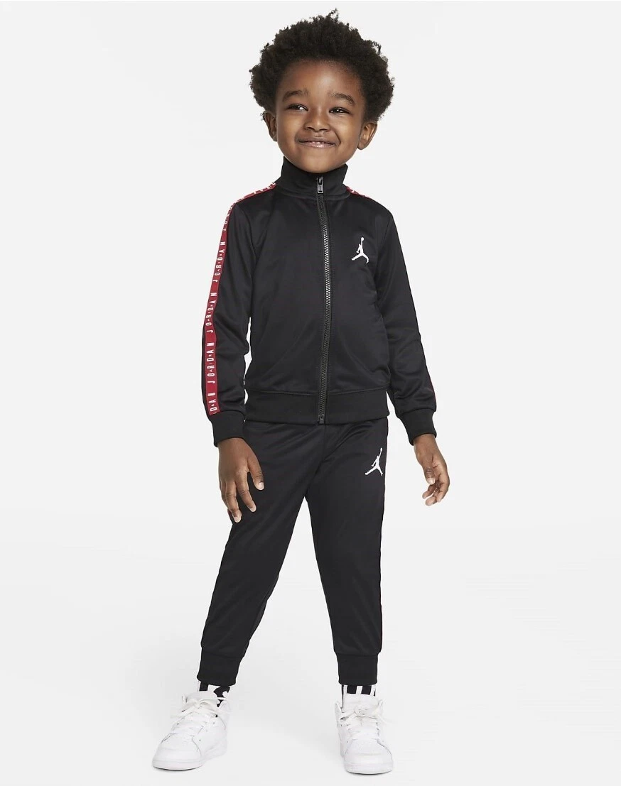 Jordan top jogging outfits