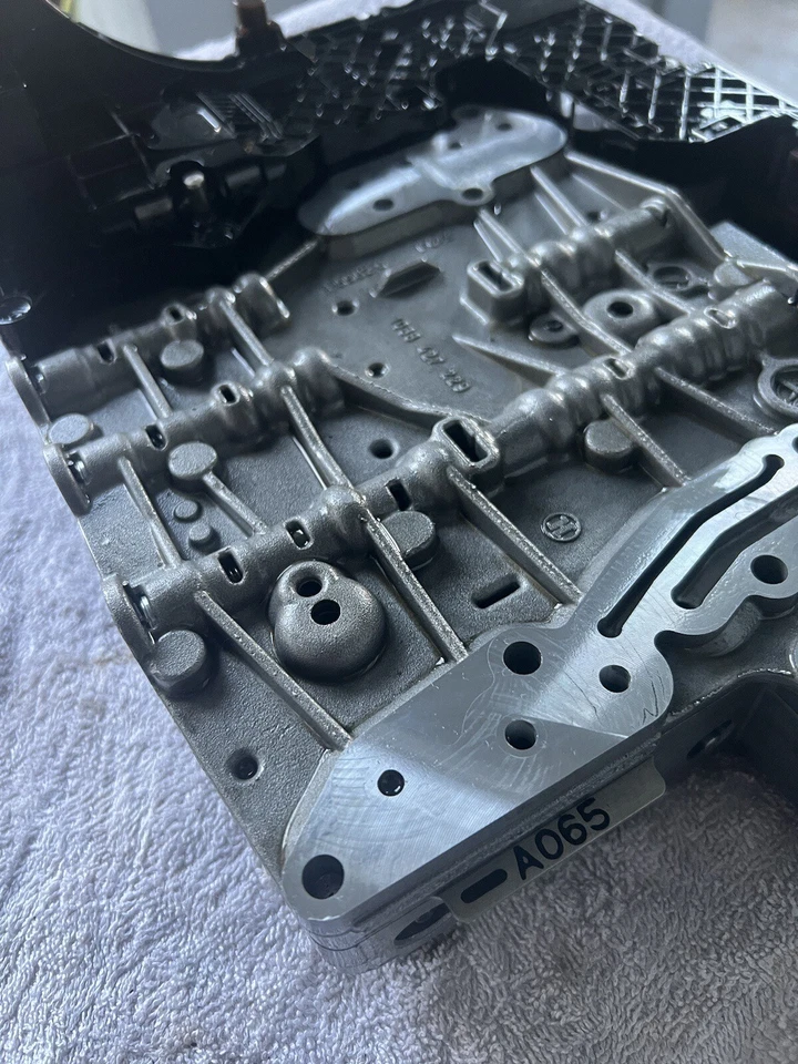 2008-2010 BMW 535i GA6HP21Z A/T TRANSMISSION VALVE BODY with MECHATRONIC - Image 3 of 4