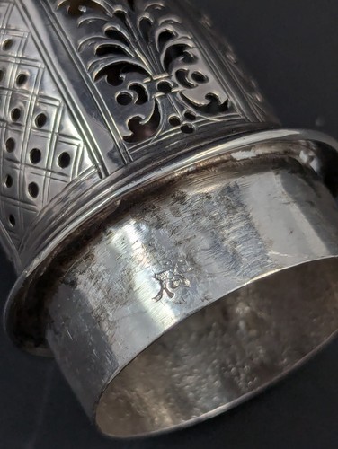 Coppia di zuccheriere a forma di vaso Giorgio II in argento sterling Charles Alchorne 1737 - Foto 12 di 23
