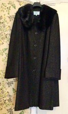 Fur collar Dickens & Jones Mint Condition  Coat, Size 10 FAST FREE POSTAGE 