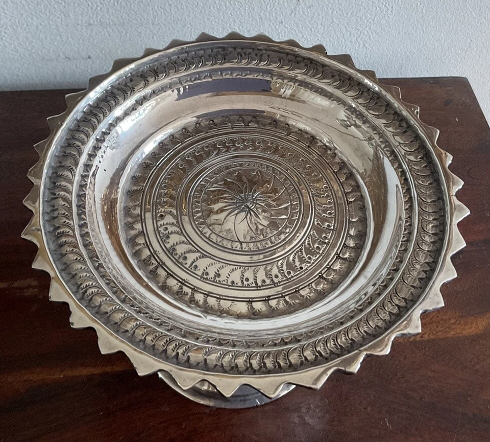 Linda tigela/prato de pedestal de prato de prata - Design marroquino - Imagem 2 de 4