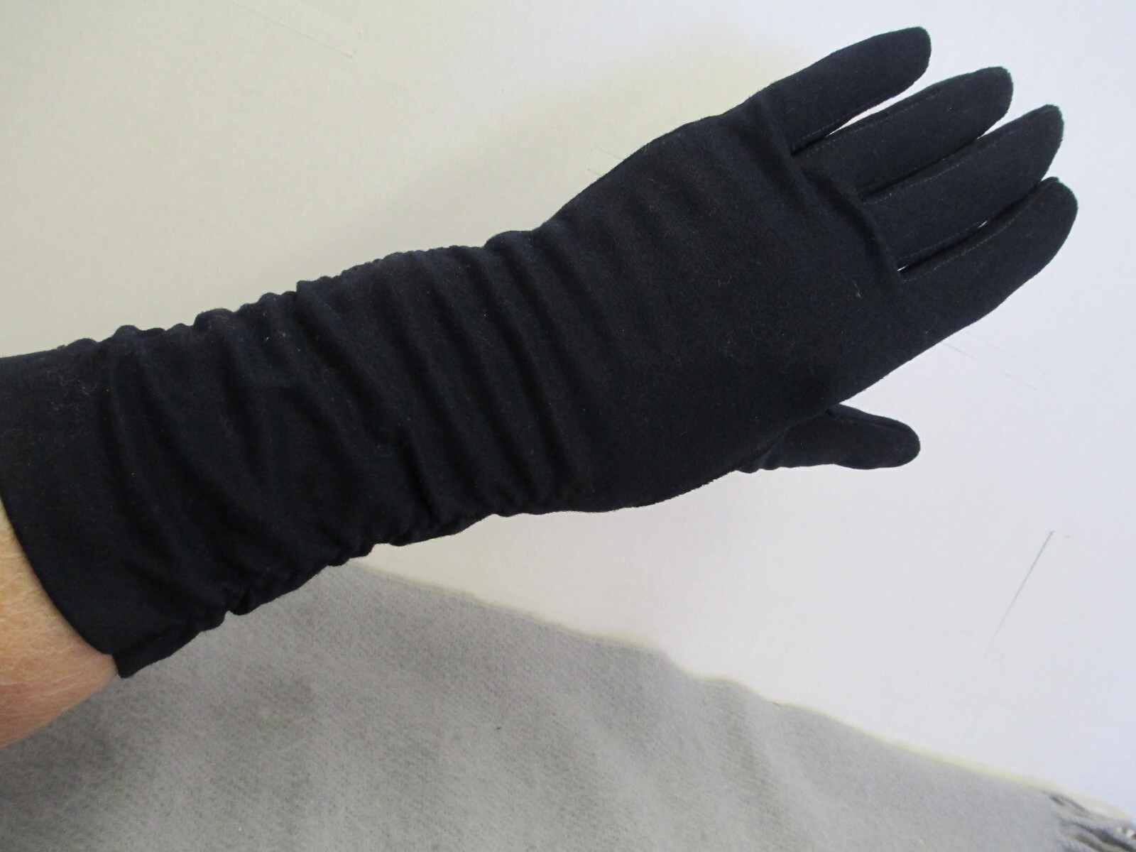 VTG LADIES GLOVES LONG RUCHED BLACK DRESSY HANSEN… - image 2