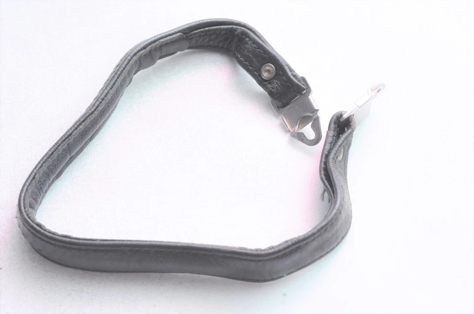 Hasselblad Leather Camera Hand Strap W/ Lugs for 1000F 1600F 500C 503CX 553ELX - Image 2 of 3