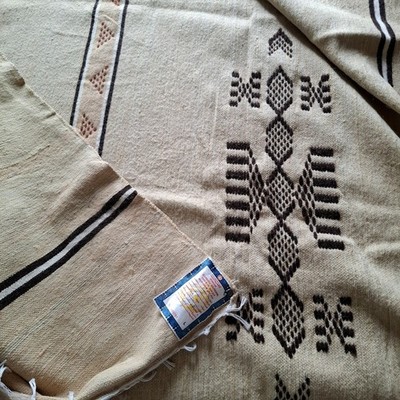 Großer handgefertigter tunesischer Berber Wollteppich 200x300cm Flachgewebe Tribal Carpet