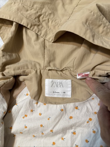Chaqueta ZARA Talla 2-3T Tostada Con Capucha Ligera Bolsillos 2-3 Años Niñas - Imagen 5 de 14