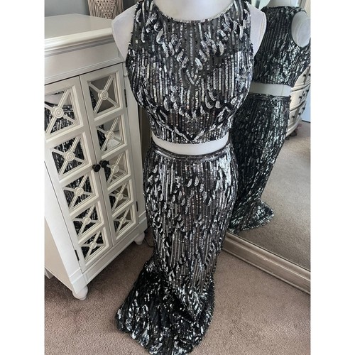 Mac Duggal Silver Sequin Two Piece Top and Skirt Set Size 4 Dress - Picture 3 of 9