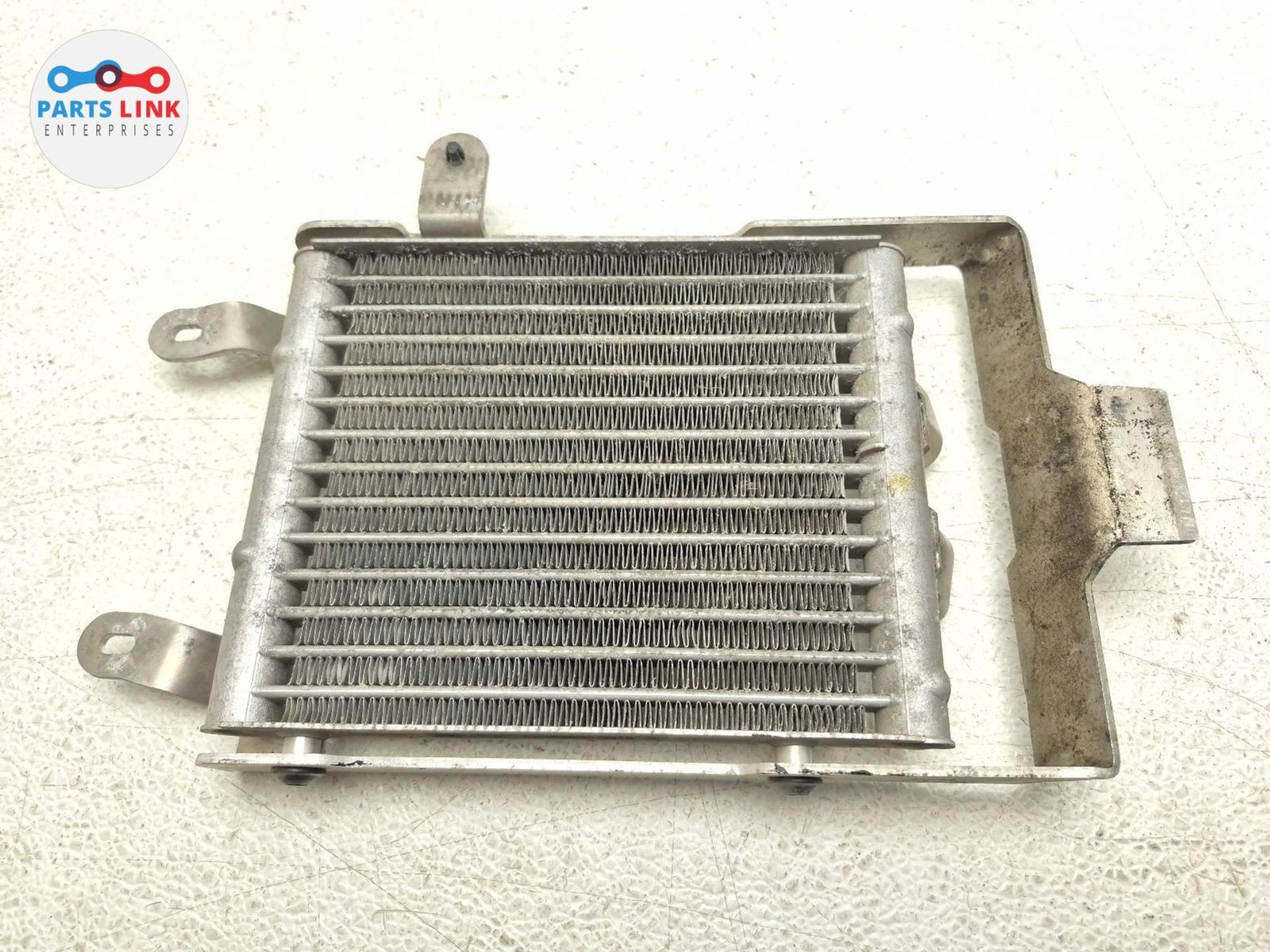 2016-20 BENTLEY BENTAYGA TRANSMISSION OIL COOLER DIFFERENTIAL RADIATOR 636 OEM