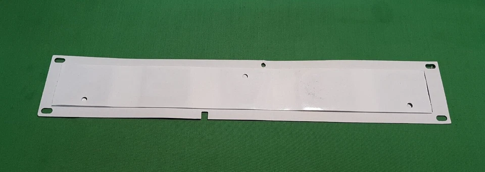 Per LAND ROVER DEFENDER TARGHETTA ANTERIORE ROVER TITAN FINITA LR009138 - Immagine 2 di 4