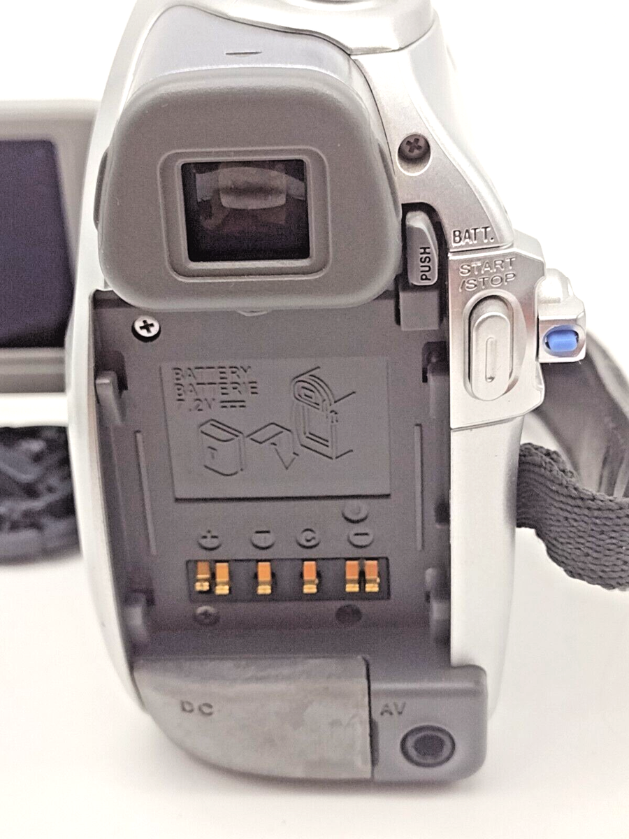 JVC GR-D370U Video Camera 32X Optical Hyper Zoom Untested For