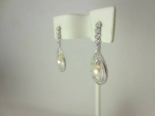 New 14k White Gold 6 mm. Pearl and Diamond Dangle Earrings 0.25 carat - Picture 4 of 10