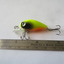 FISHING LURES  UNKNOWN  1¾"  CRANK BAIT   YELLOW & BLACK EYES
