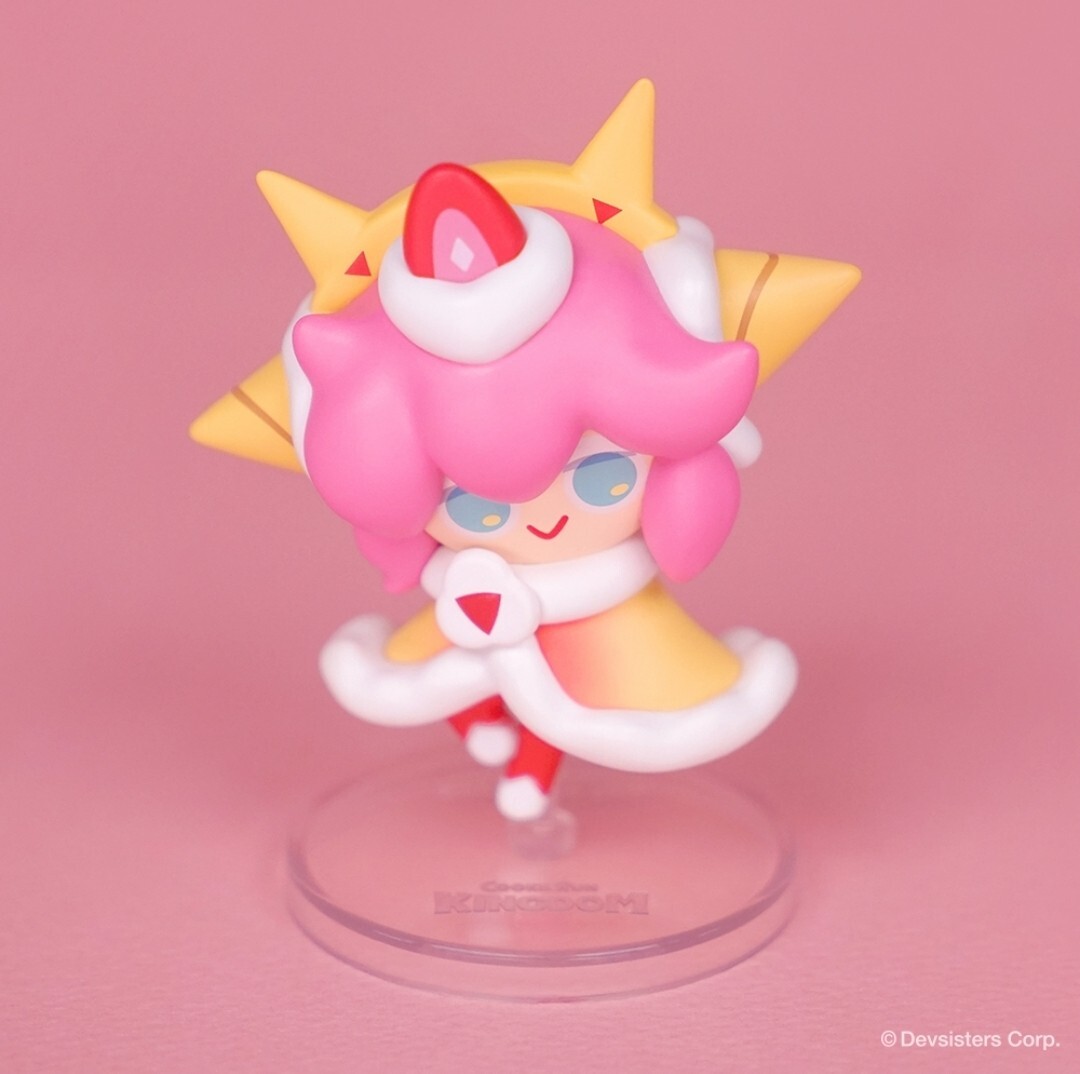 Cookie Run Kingdom Strawberry Crepe Crash Official Figure