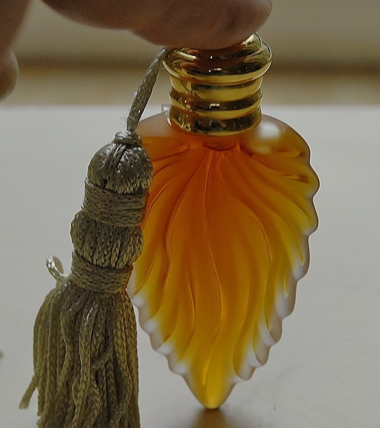 Vtg PRIVATE COLLECTION ESTEE LAUDER splash pure PERFUME FLACON 1